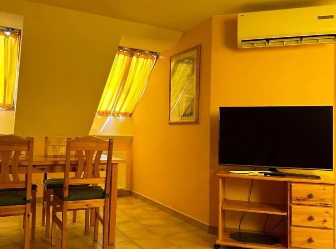Apartment Roman Villa Apartman Hévíz